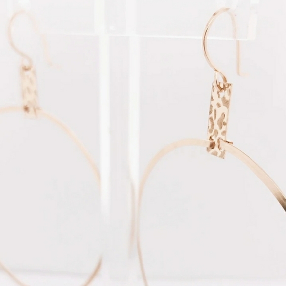 Sarah Briggs 14k gold filled, XL Mila Hoop - Picture 5 of 5